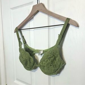 ✧･ﾟvtn victoria’s secret mossy green bra